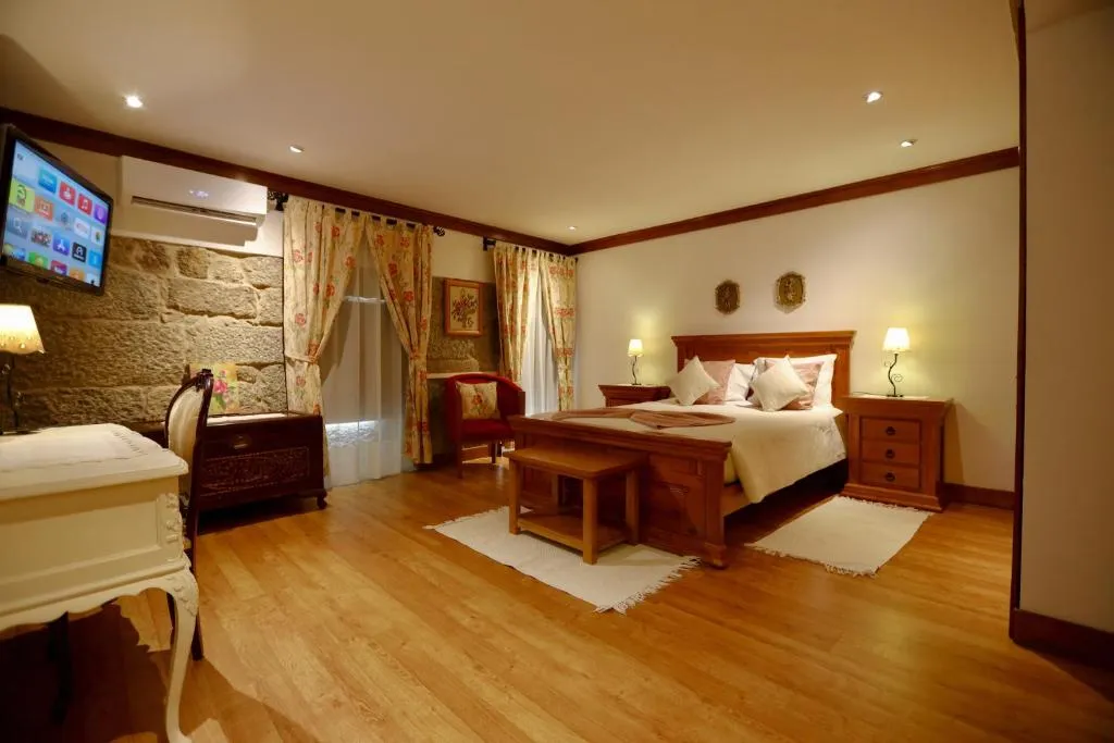 Queen Room with Pool View