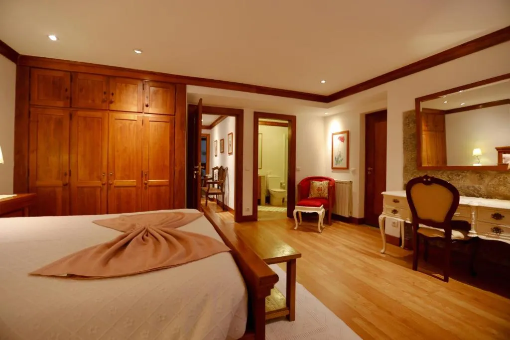 Queen Room with Pool View